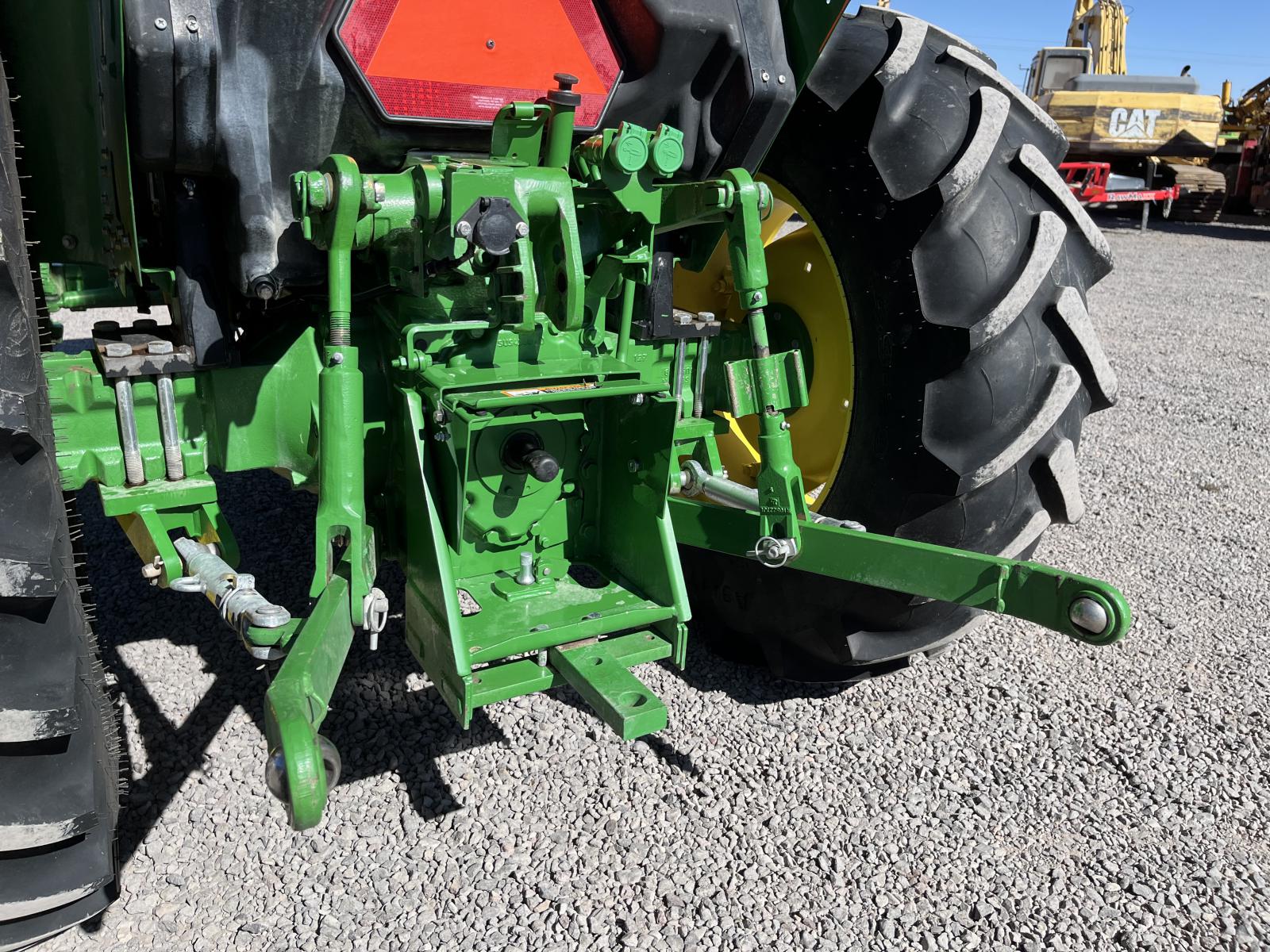 ./imagenes/INVOICE/2019/18009/JOHN DEERE 5050E (9).JPG